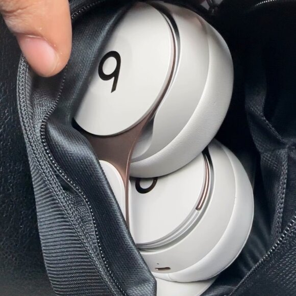 Beats Solo Pro Wireless Bluetooth Headphones Active Noise Cancellation Magic - Picture 6 of 9